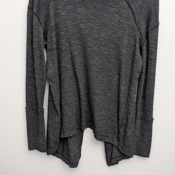 We The Free Turtleneck Back Slit Long Sleeve Sweater Size Medium - Picture 4 of 10